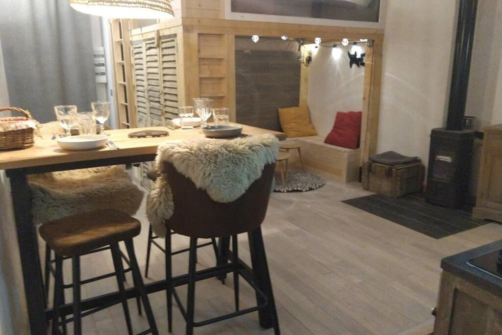 Chaleureux Petit Appartement De 4 Couchages แซ็ง เอเทียน เดอ ทิเน ภายนอก รูปภาพ