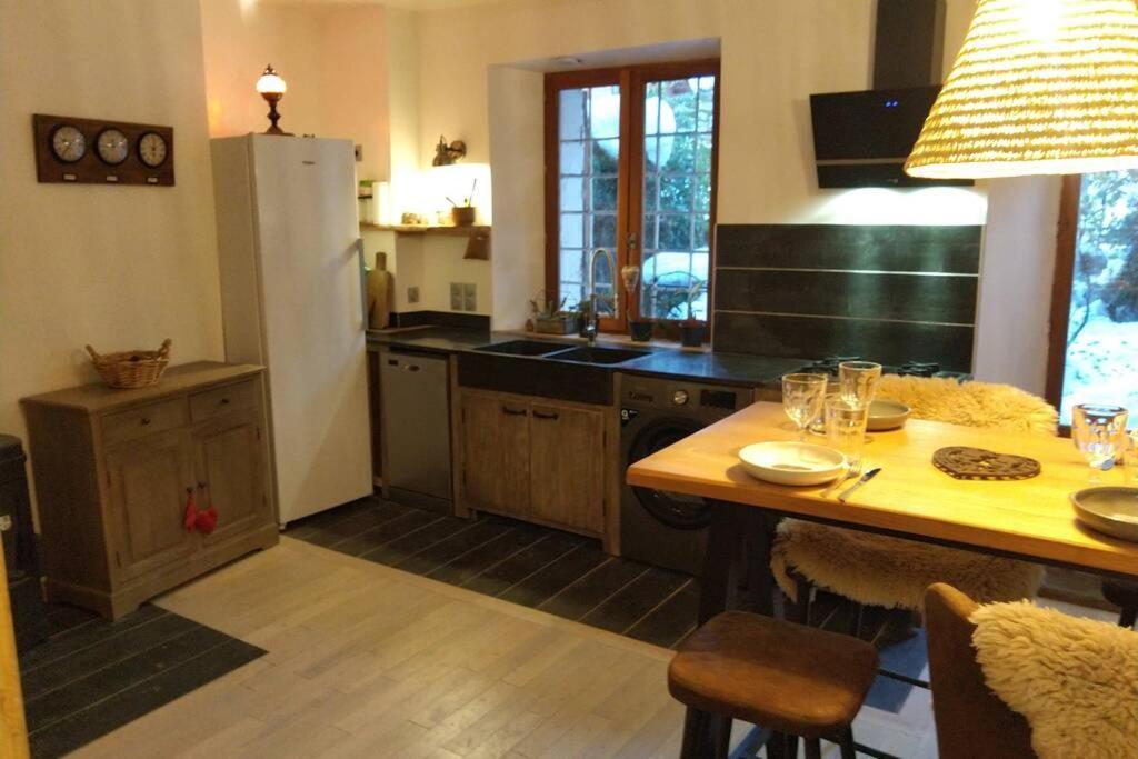 Chaleureux Petit Appartement De 4 Couchages แซ็ง เอเทียน เดอ ทิเน ภายนอก รูปภาพ